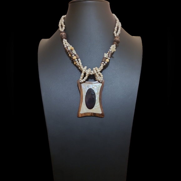 24" Vintage Beaded with Square Pendent Necklace L10 - Picture 1 of 3